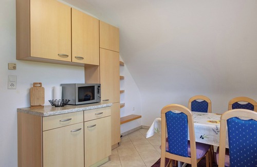 Schramberg Apartment | Apartment 'Waldblick' with Mountain View, Shared Terrace and Wi-Fi