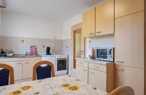 Schramberg Apartment | Apartment 'Waldblick' with Mountain View, Shared Terrace and Wi-Fi