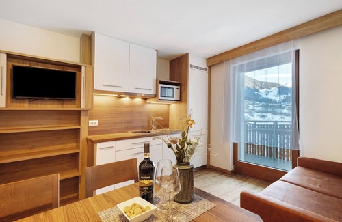 Valle Aurina Apartment | Apartment 'Waldheim Apt 14 15' with Mountain View, Shared Garden and Wi-Fi