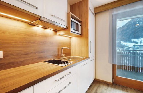 Valle Aurina Apartment | Apartment 'Waldheim Apt 14 15' with Mountain View, Shared Garden and Wi-Fi