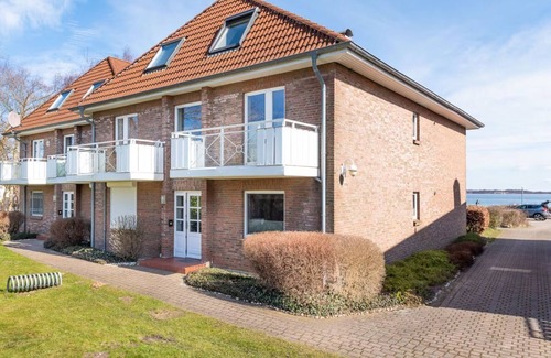 Drei Apartment | Apartment 'Wellness-Appartement Waterkant' with Sea View, Shared Garden and Wi-Fi