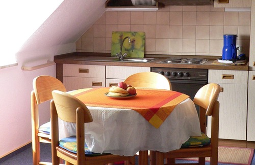 Hoxmark Apartment | Apartment "Whg 2 - Ferien auf einem Resthof" with Sea View, Shared Garden & Wi-Fi