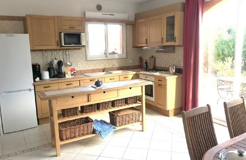 Bormes-Les-Mimosas Apartment | APARTMENT WITH POOL