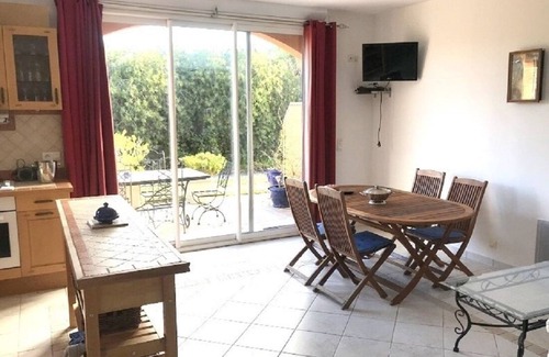 Bormes-Les-Mimosas Apartment | APARTMENT WITH POOL
