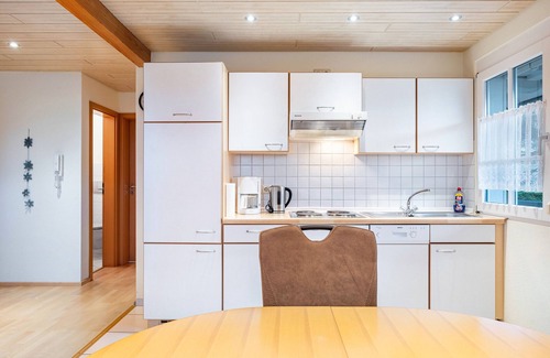 Oberwolfach Apartment | Apartment 'Wiesenblick' with Mountain View, Shared Pool and Shared Garden