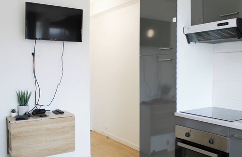 L'Ile-Saint-Denis Apartment | Apartment with balcony & view