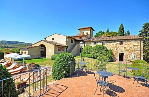 San Casciano in Val di Pesa Apartment | Apartment with WIFI, pool, TV, pets allowed, panoramic view, parking, close to Greve In Chianti