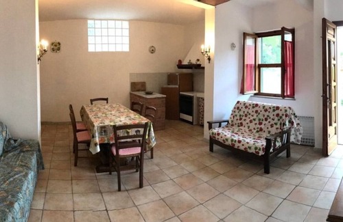 Fauglia House | Apartment with 2 bedrooms, 1 bathroom and terrace with garden furniture and bbc