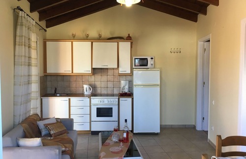 Alepou Apartment | Apartment with 2 Big Sunny Verandas