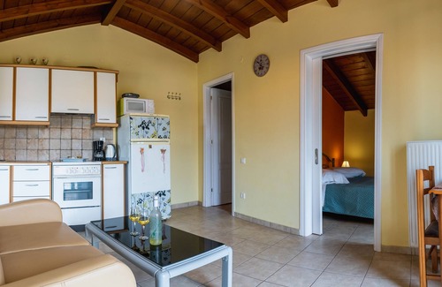 Alepou Apartment | Apartment with 2 Big Sunny Verandas