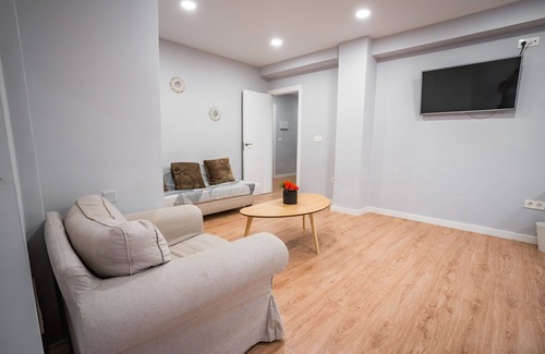 Beiro Apartment | Apartment with 3 bedrooms - QH Train Station
