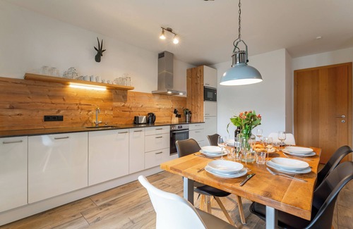 Piesendorf Apartment | Apartment with a shared sauna and a gym