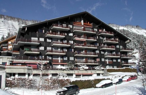 Anzere Apartment | Apartment with an entrance corridor, 1 bedroom with 2 simple beds and 1 bathroom/WC. Living-room wit
