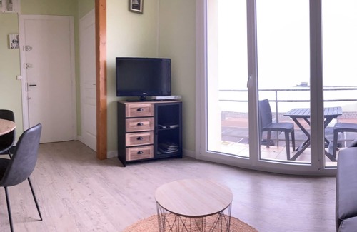 Le Portel Apartment | Apartment with balcony facing the sea for 4 people. Rated ⭐️⭐️⭐️ WIFI