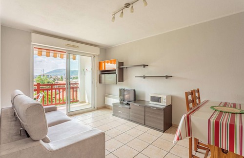 Hendaye Apartment | Apartment with balcony and parking