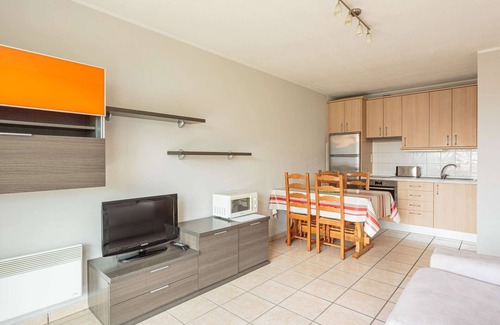Hendaye Apartment | Apartment with Balcony and Parking in Hendaye