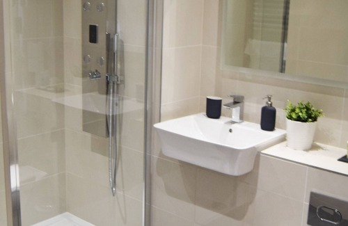 Havering Apartment | Apartment with Balcony at Morland House Apartments
