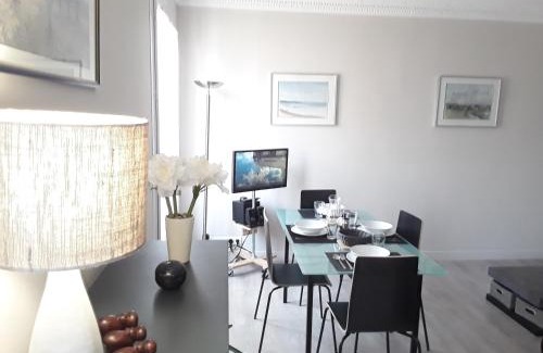 Quartier Sainte-Marguerite Apartment | Apartment with Car Park - Charonne Neighborhood