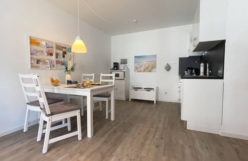Sahlenburg Apartment | Apartment with cozy furnishings, 5 min. to the beach - Nige Ooge