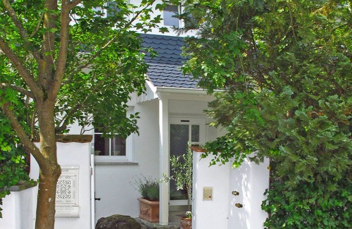 Waggershausen Apartment | Apartment with a beautiful terrace and large garden