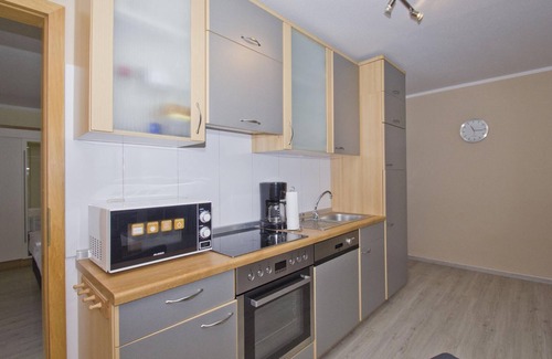 Gohren Apartment | Apartment with terrace, use of swimming pool and sauna - Haus Blick zur See Apartment 13