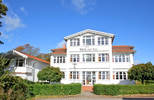 Gohren Apartment | Apartment with terrace, use of swimming pool and sauna - Haus Blick zur See Apartment 13