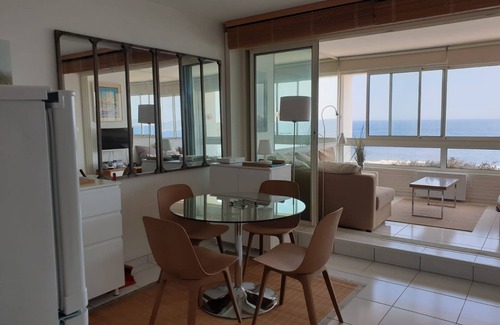 Bandol Apartment | Apartment with Direct Beach Access and Sea View