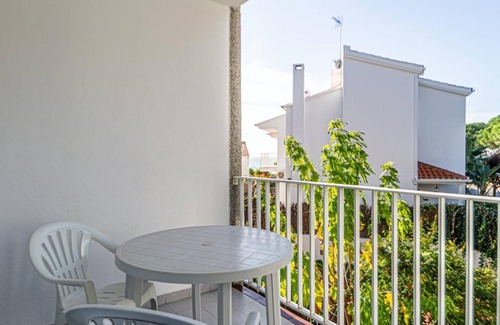 Sant Pol De Mar Apartment | Apartment with terrace on the beach 10min train