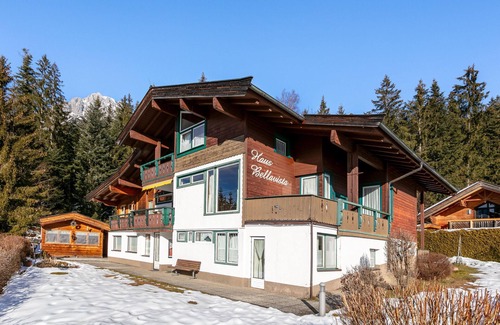 Ellmau Apartment | Apartment with garden, 170m to the ski bus