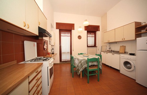 Tirrenia Apartment | Apartment with garden in villa 100 meters from the sea