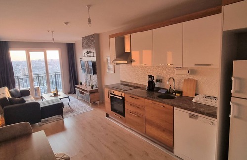 Kagithane Apartment | Apartment with Great City View 3