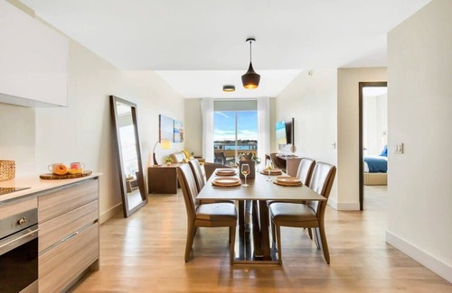 Hollywood Lakes Apartment | Apartment with Hot Tub and Infinite Pool
