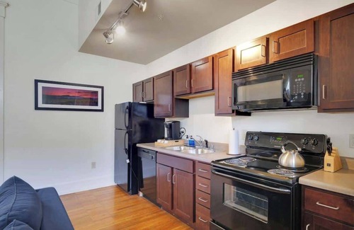 Downtown Louisville Apartment | Apartment with King Bed in Downtown Louisville