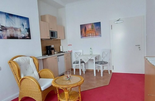 Bad Pyrmont Apartment | Apartment with large balcony - Parkschlösschen