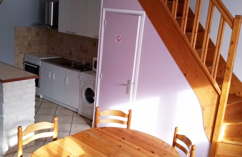 Etreham Apartment | Apartment with large garden prox. from the sea and landing beaches