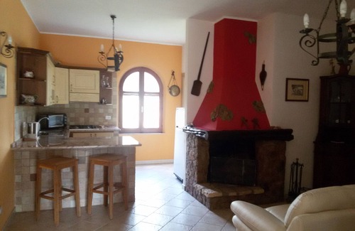 Pula Apartment | Apartment with large garden and tennis court