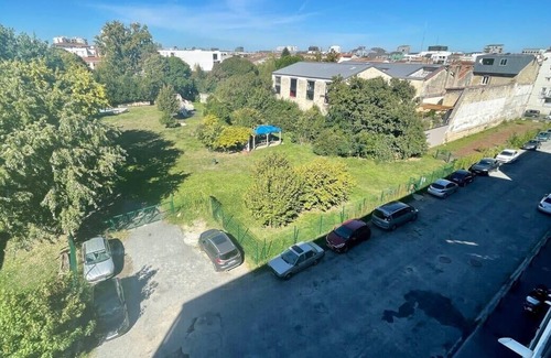 Bassins a Flot Apartment | Apartment With Parking 2 Bedrooms & Furnished Terrace