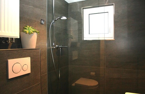 Ueberlingen Apartment | Apartment with partial lake view