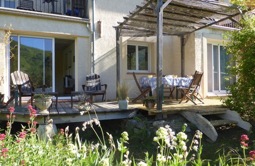 Arnave Apartment | Apartment with pool near to the Ariege valleys