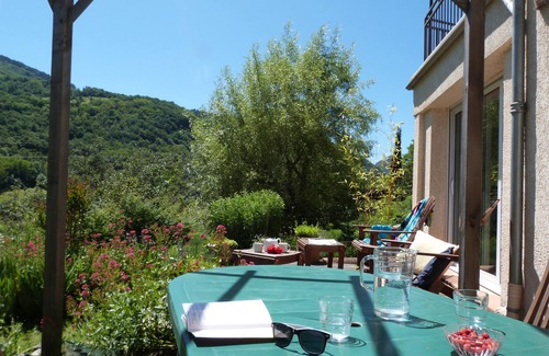 Arnave Apartment | Apartment with pool near to the Ariege valleys