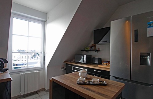 Barfleur Apartment | Apartment with port view: 1 bedroom, parking, Wi-Fi