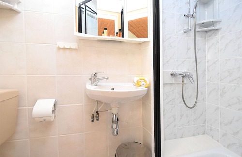 Lichtenhain Apartment | Apartment with private terrace in Lichtenhain