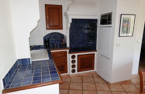 Ollioules House | Apartment with private pool surrounded by vegetation
