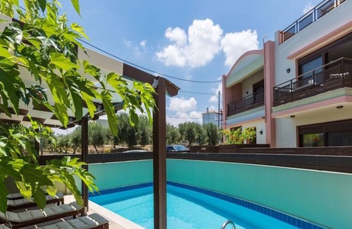Loutra Apartment | Apartment with Sea View & Terrace in Crete