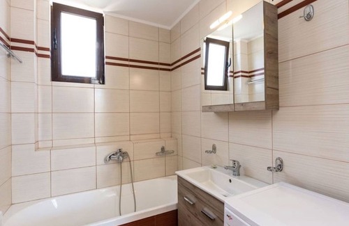 Loutra Apartment | Apartment with Sea View & Terrace in Crete