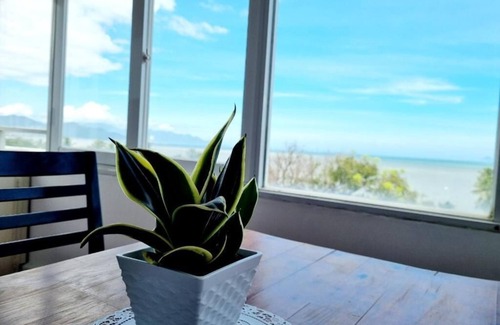 Tran Phu Beach Apartment | Apartment with Sea Viewn