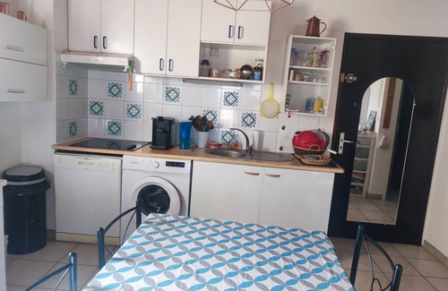 Prunete Apartment | Apartment with sea view and 5-minute walk to the beach, swimming pool, tennis court, straw hut.