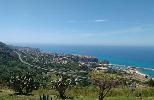 Parghelia Apartment | Apartment with stunning views overlooking Tropea with fantastic pool
