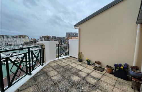 Port Guillaume Apartment | Apartment with terraces overlooking Port Guillaume - 5 min walk to the sea