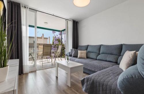 Carihuela Apartment | Apartment with Terrace near the Sea